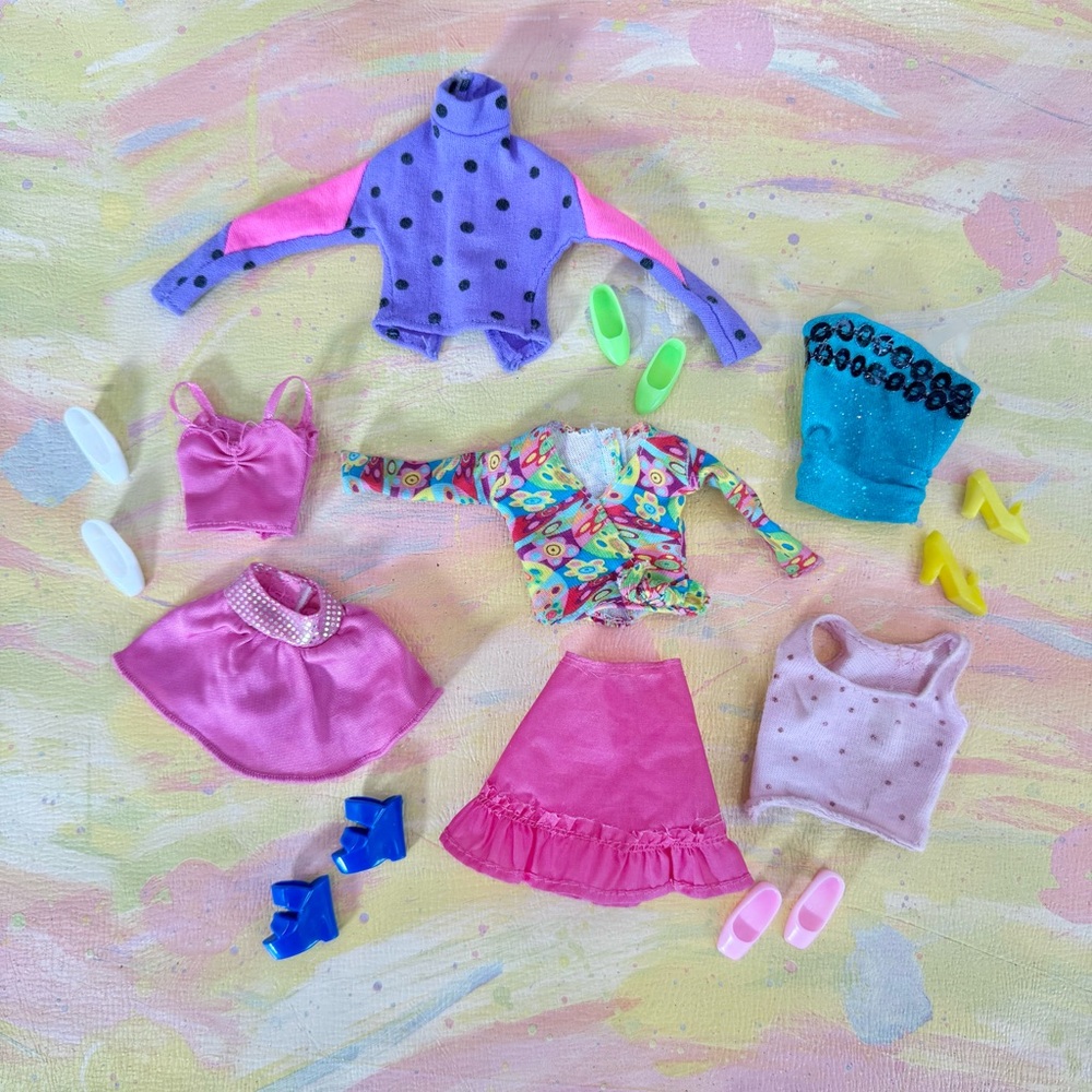 Colorful Vintage Mattel Barbie Clothing and shoes Lot - Picture 1 of 6